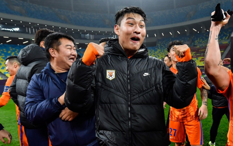 哈哈体育官网-清晨突围战来临;勒沃库森围绕荷甲复出首秀;球迷炸锅;医务组通报恢复